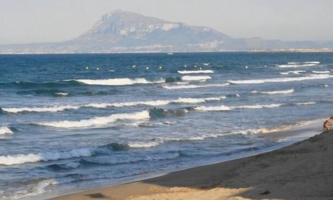 Platja de Piles Apartment | Piles - Apartment - Sleeps 7 - Parking - Seafront