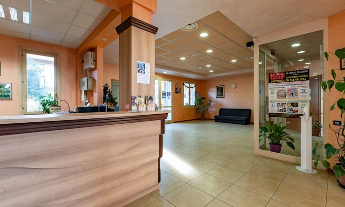 Villanova d'Asti Hotel | Pilgrim's House