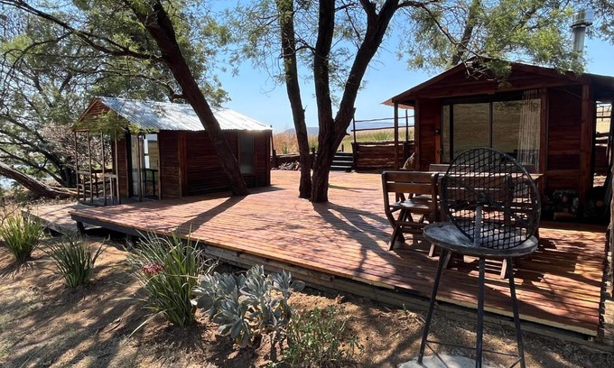 Cathkin Park Apartment | Pilot's Cabin, El Mirador Airfield