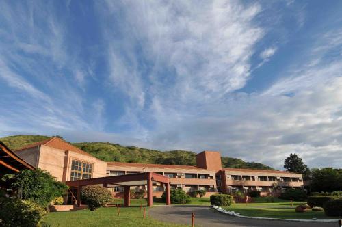 Villa Carlos Paz Hotel | Pinares del Cerro Resort & Suites