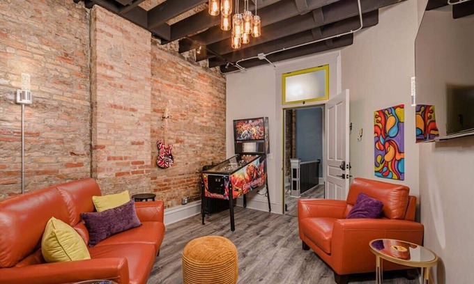 College Avenue Historic District Apartment | Pinball Penthouse Luxury Downtown Flat