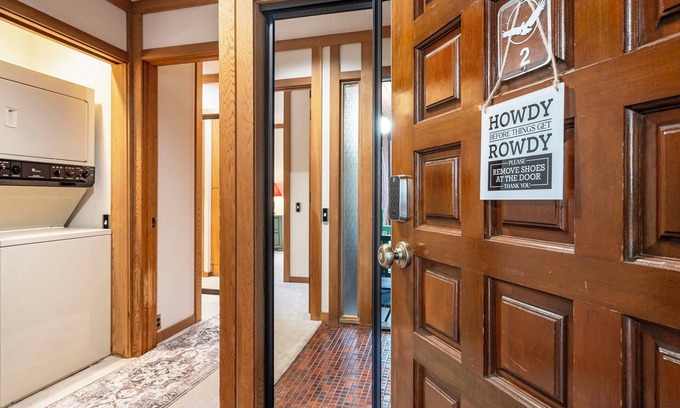 Welches Apartment | Pine 2 Paws - Golf Course - Sauna - Pool