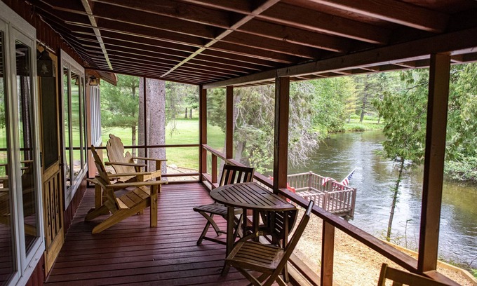 Grayling Cabin | Pine Bend Cottage -Get Cozy on the Au Sable