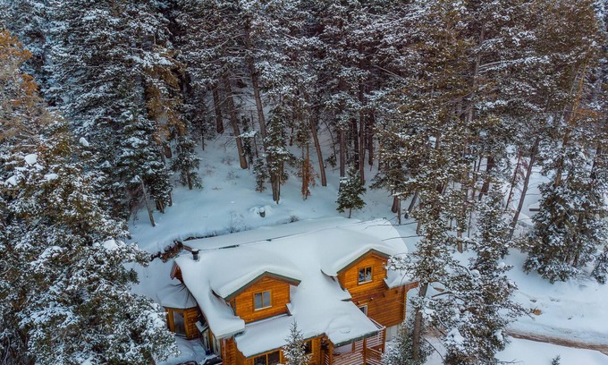 Summit Park Cottage | Pine by Avantstay Magnificent Private Log Cabin w/ Veranda Mtn Views & Hot Tub