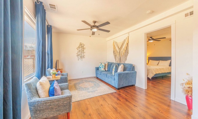 Douglas House | Pine Cove - Close to downtown and beaches