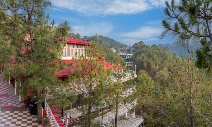 Barog House | Pine Dream Resort l Kasauli l By BlackPearl