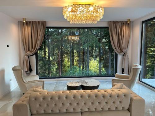 Zavoi Ski Chalet | Pine Hill 2