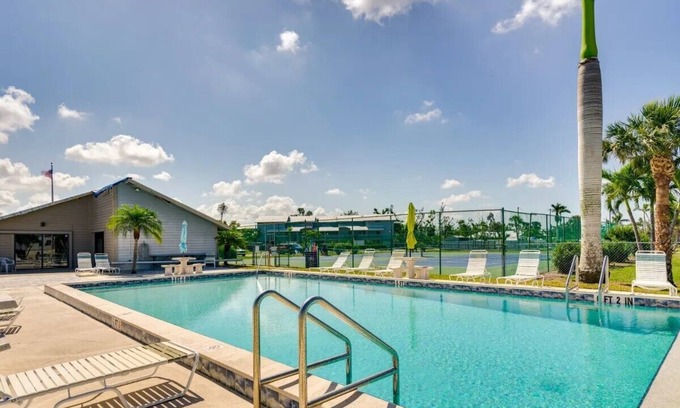 Pine Island Center House | Pine Island Breeze where you can relax, swim, fish, see dolphins and manatees!