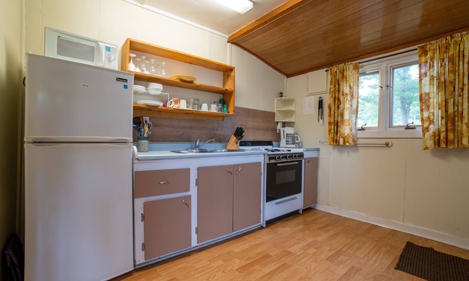 Gravenhurst Cottage | Pine Lake: 2-Bedroom Cottage #11 "Red Pine"