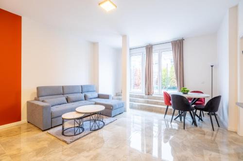 Alt-Moosach Apartment | Pine Living