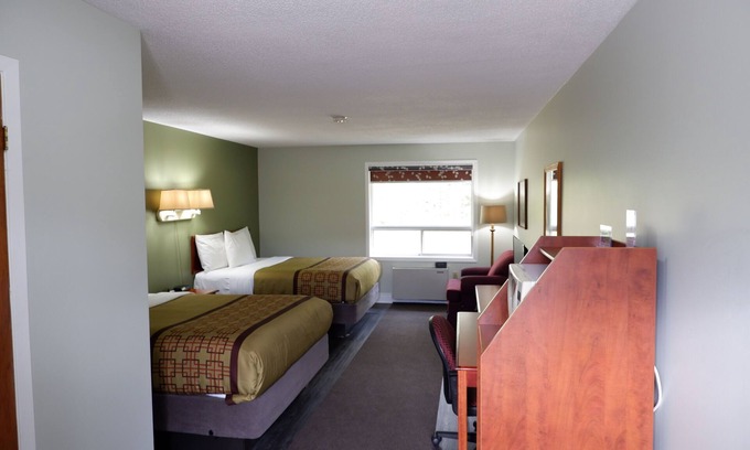 Laurentian Hills Hotel | Pine Motel
