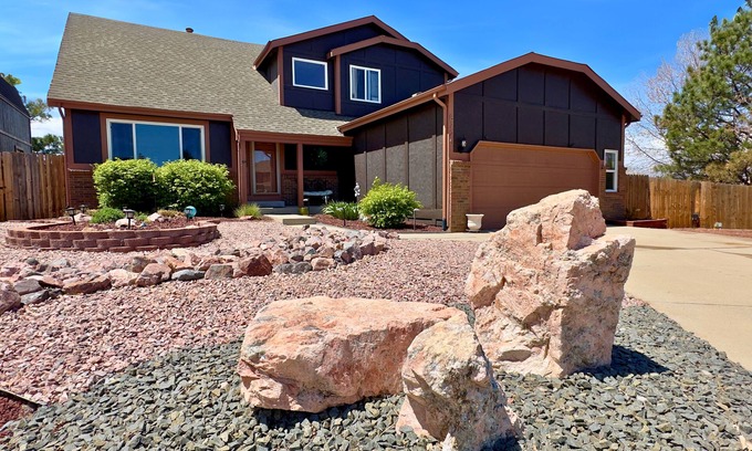 Briargate House | Pine & Peak - Bright, Airy Home w/Big Views in Peaceful Family Area