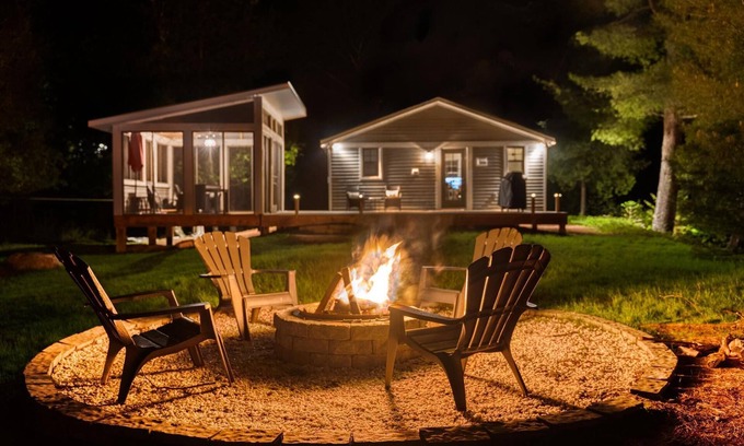 La Minerve Cottage | 🌲 Pine Peninsula - Lakeside Retreat 🌅
