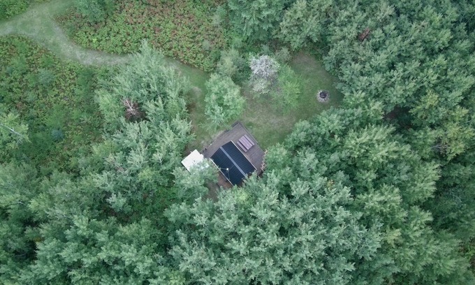 Manitoba Cabin | Pine Place Solar off-grid with Sauna & Pool
