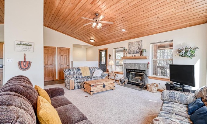 Angel Fire House | Pine Top
