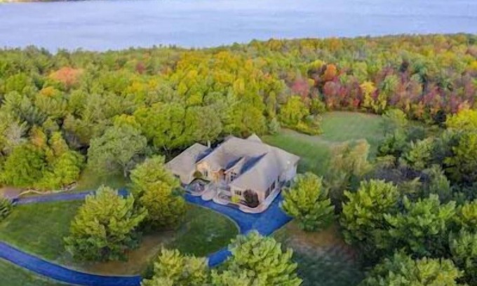 Rushville House | PIne View Meadow