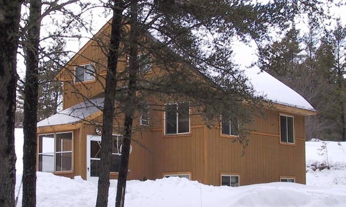 Conover Apartment | Pinecone Place Upper Unit - 3 Bedroom