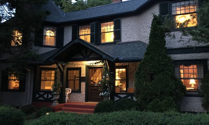 Historic Montford Bed & Breakfast | Pinecrest Bed & Breakfast