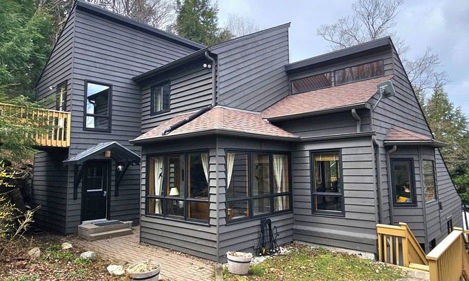 Haliburton Cottage | Pinecrest on the Lake, 4BR Waterfront, Dock, 4 Season Cottage, Private