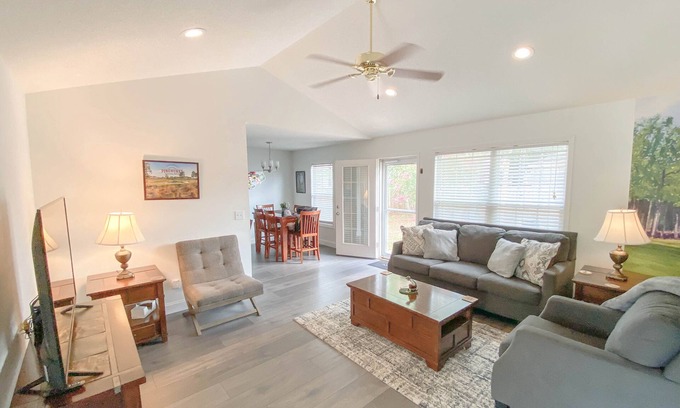 Aberdeen House | Pinehurst FORE-Bedroom Ranch with Golf Garage & Fenced Large Yard