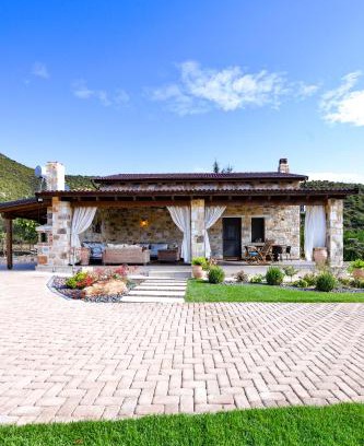 Pangaio Villa | Pinelia Home