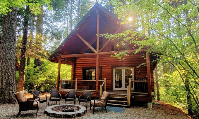 Roslyn Ridge Cabin | PINELOCH LOG CABIN ~ Pet Friendly - Lake Cle Elum - Roslyn - Great Outdoors!