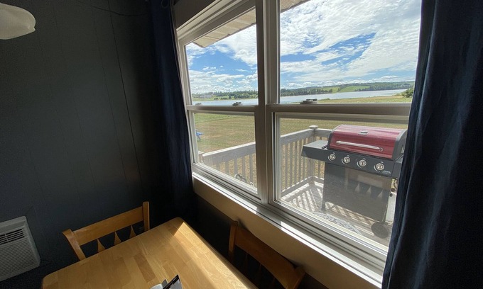 Rusticoville Hotel | Pines Motel