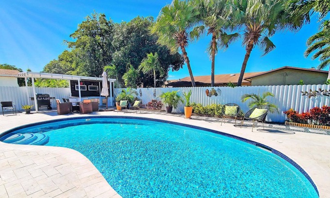 Pembroke Pines House | Pines Oasis - Residence w/ Pool, BBQ, and Parking