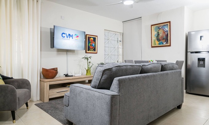 Beverly Hills Apartment | Pines Serenity Suite in Kingston 6