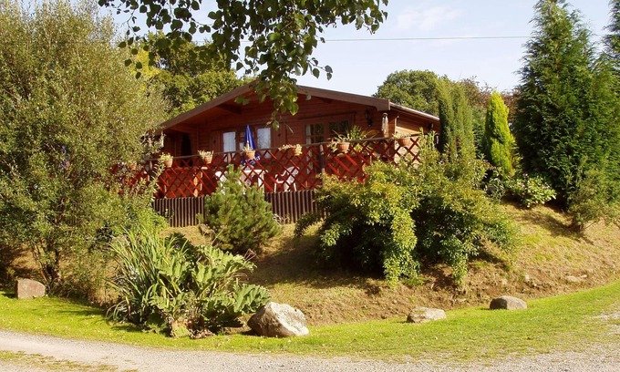 Pontyclun Cabin | PINETREE LODGE, LLWYNAU FARM, LLANTRISANT 12 MILES FROM CARDIFF. CF72 8LP. RCT