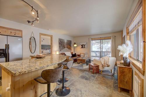 Park City Apartment | Pinetree Retreat - Hot Tub, Heated Pool & Sauna - 6 Min Walk to Lift & Dining