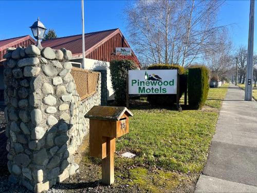 Fairlie Hotel | Pinewood Motels