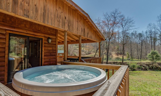 Rutherfordton Cabin | Piney Knob Cabin 15 Min To Lake Lure - 30 Min To Tiec - Hot Tub - Stocked Pond