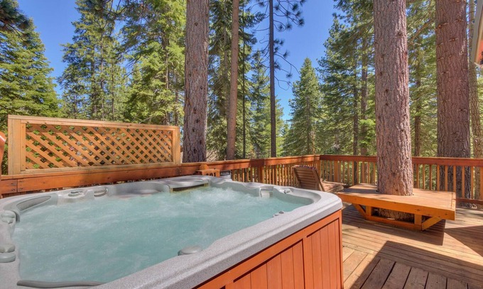 Ridgewood House | Piney wood By Tahoe Getaways - Quiet 2 BR + Loft w/Private Hot Tub