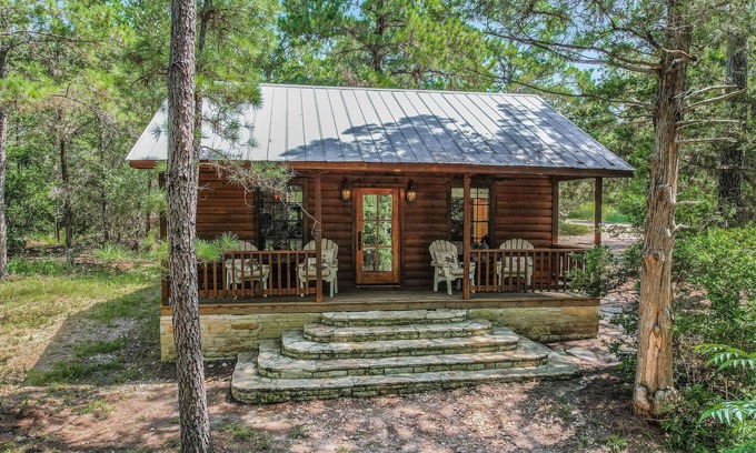La Grange Cabin | Piney Woods Cabin