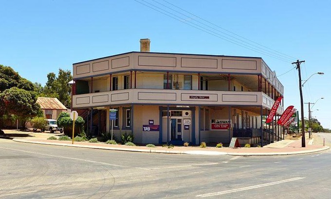 Pingelly Hotel | Pingelly Hotel