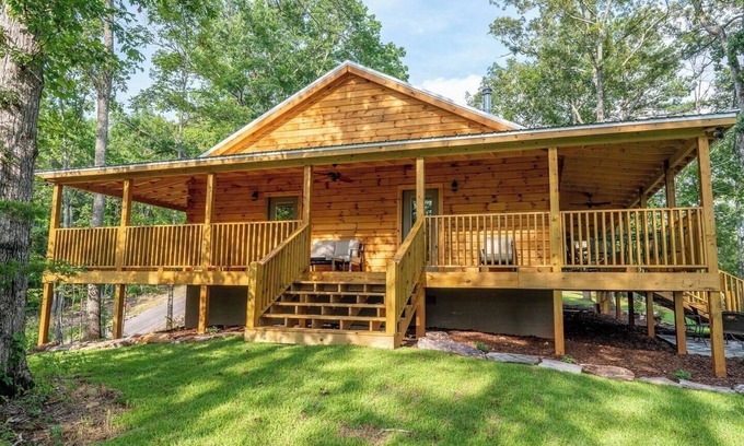 Talladega House | Pinhoti Ridge Retreat Cabin 2, Skyline