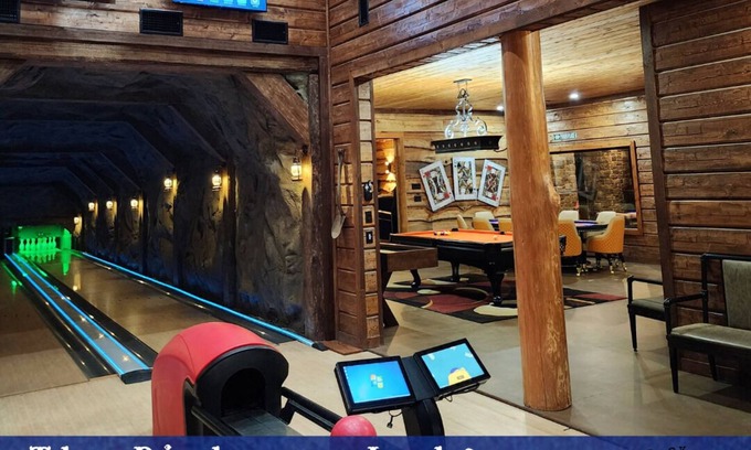 Broken Bow Cabin | Pinhouse: Bowling, Slide, Splash, Golf, Sleeps 50!