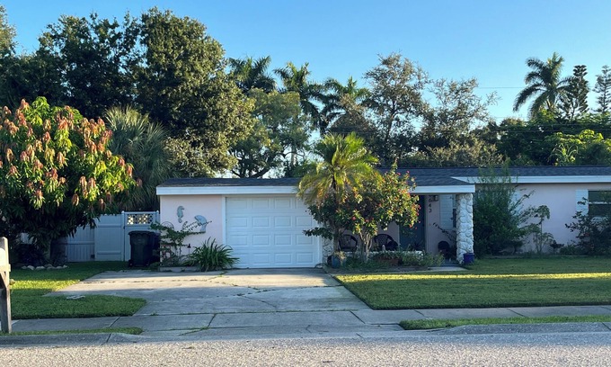 Fort Myers House | Pink house historical ft myers