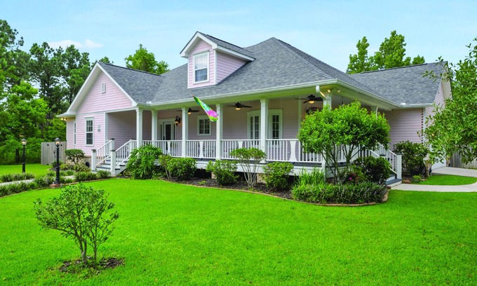 Bay St Louis House | Pink Lady 3 Br 2 Bath 2000sq ft home w/golf cart