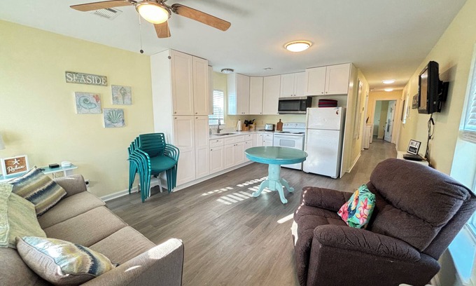 Golden Meadow Cottage | Pink Pelican Waterfront with boat access