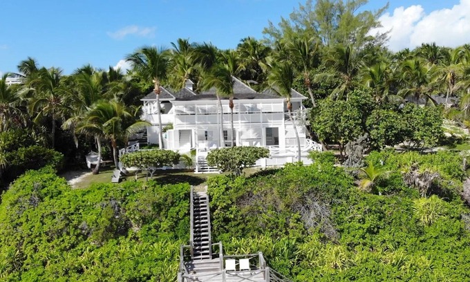 Dunmore Town House | Pink Sands Beach House