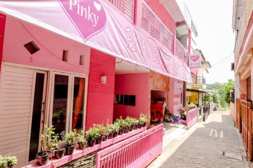 Ngaglik House | Pinky Guest House Syariah Kota Batu