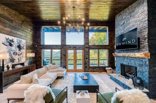 Epworth House | Pinnacle Place - The Height of Mountain Living