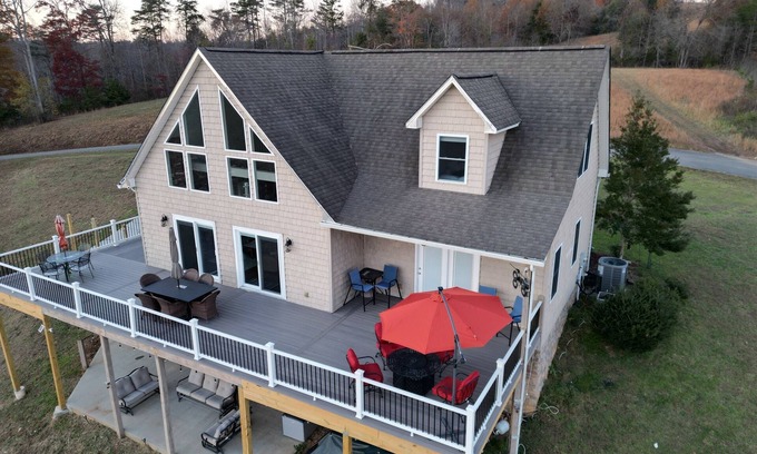 Hidden Springs House | Pinnacle Views. Nearby golf, winery bar & grills. Sleeps 12