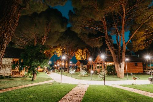 Erdek Bed & Breakfast | Pino Mar Luxury Bungalows