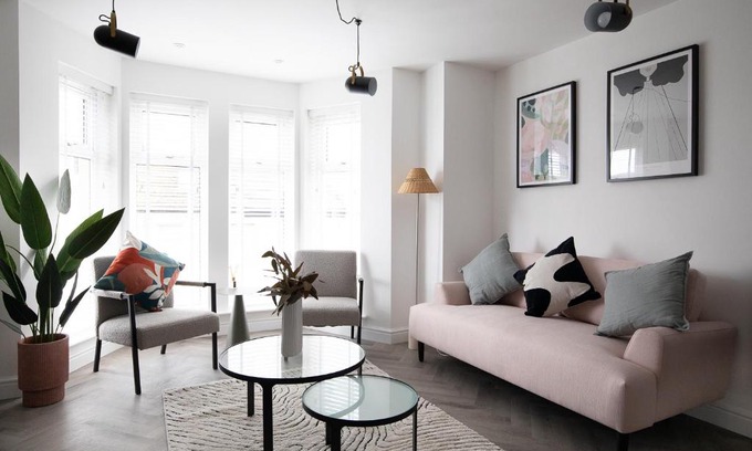 Whitby Apartment | Pinot Perch