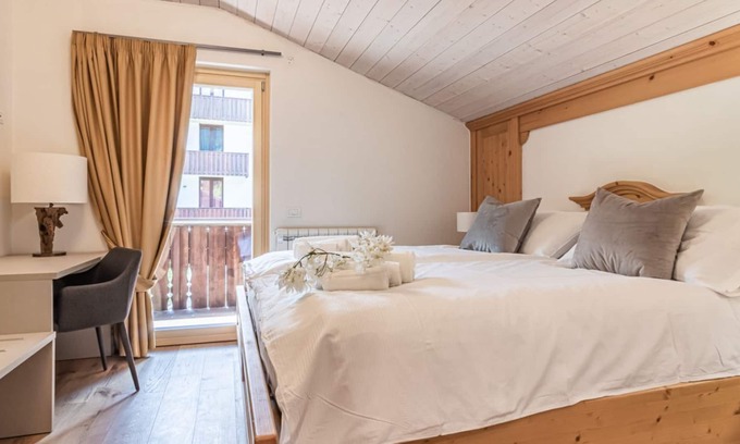 Giustino Apartment | PINZOLO THREE - ROOM APARTMENT WITH WIFI AND TWO BATHROOM