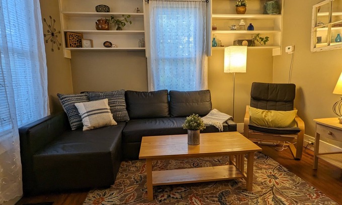 Oneonta House | Pioneer Cottage Pristine 1 bedroom home, 5 minutes to All Star, private patio