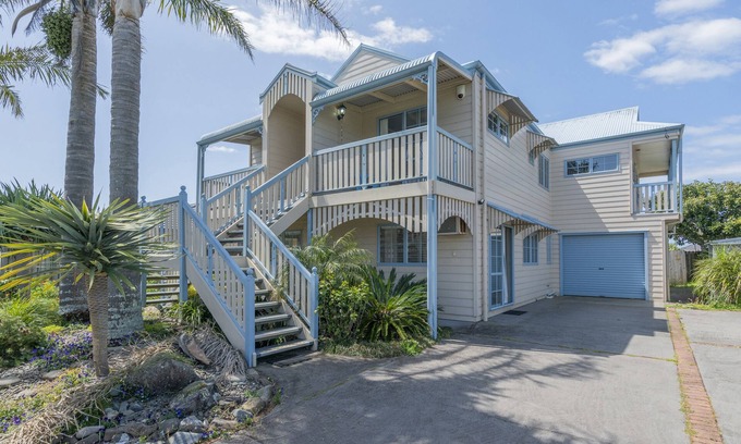 Whitianga House | Pipi Dune Villa - Whitianga Holiday Home